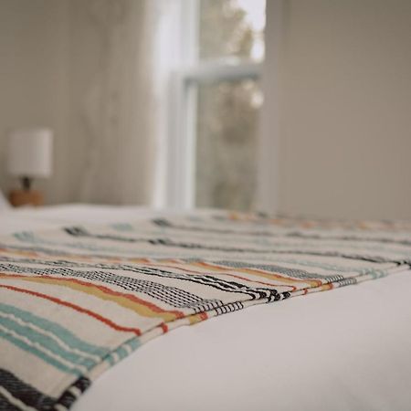 גראנד פולס-וינדזור Hill Road Manor Bed & Breakfast מראה חיצוני תמונה