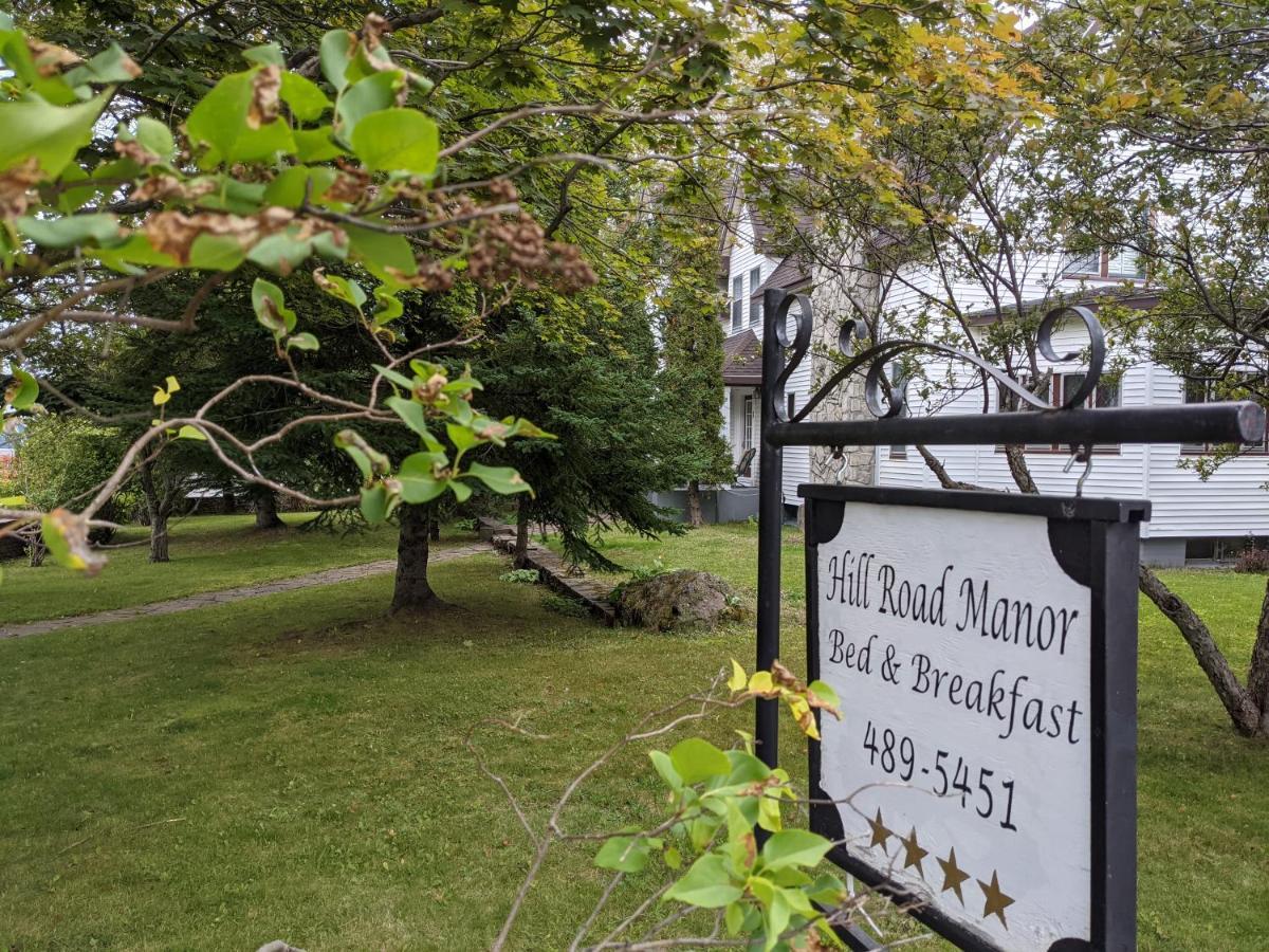 גראנד פולס-וינדזור Hill Road Manor Bed & Breakfast מראה חיצוני תמונה